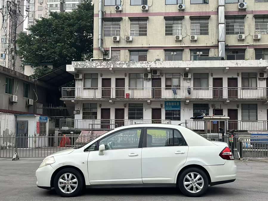 Nissan Tiida 2009