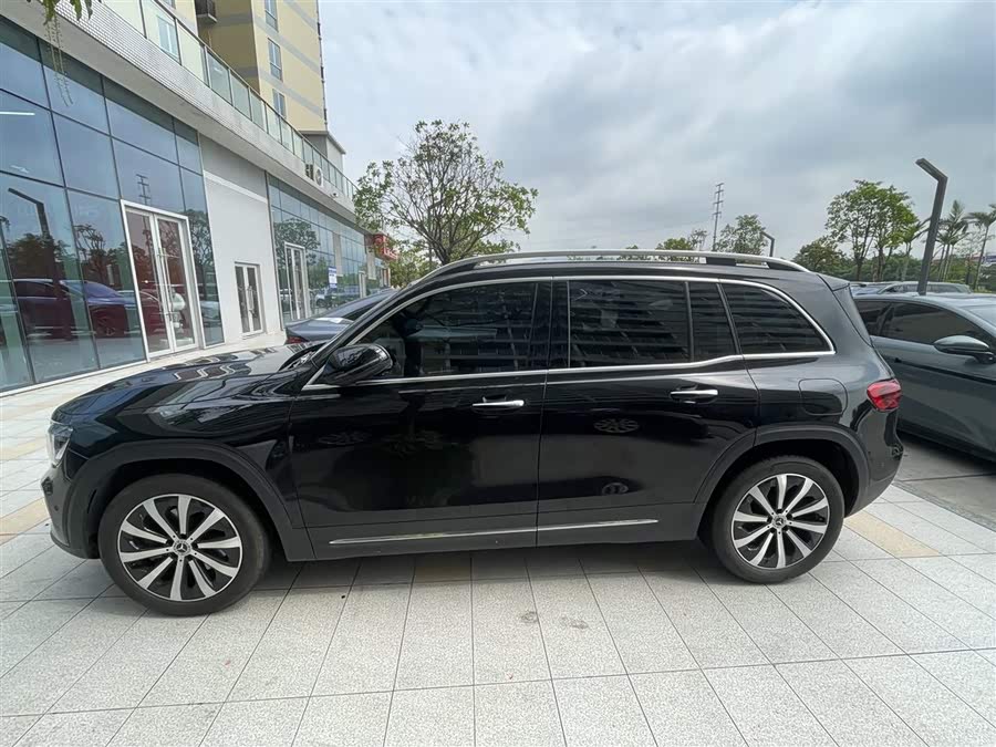 Mercedes-Benz GLB 2024