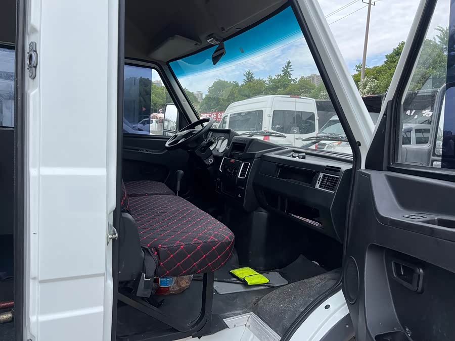 Iveco Proud 2022
