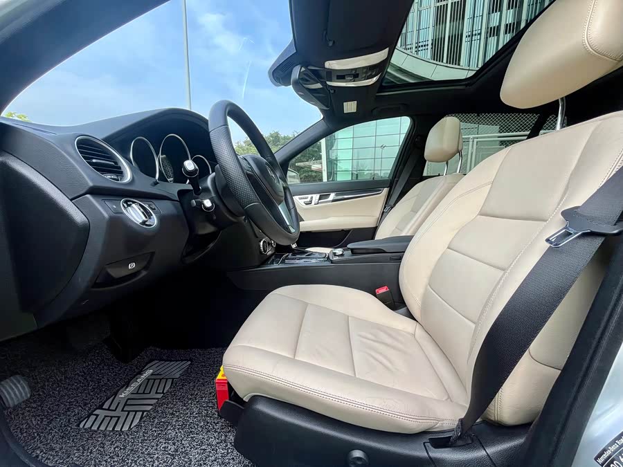Mercedes-Benz C-Class 2011