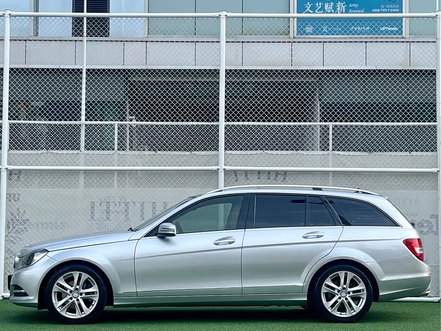 Mercedes-Benz C-Class 2011