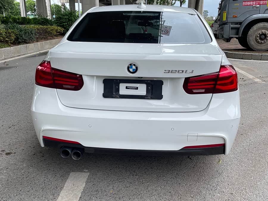 BMW 3 Series 2018 — фото 11