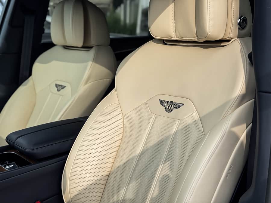 Bentley Bentayga 2021