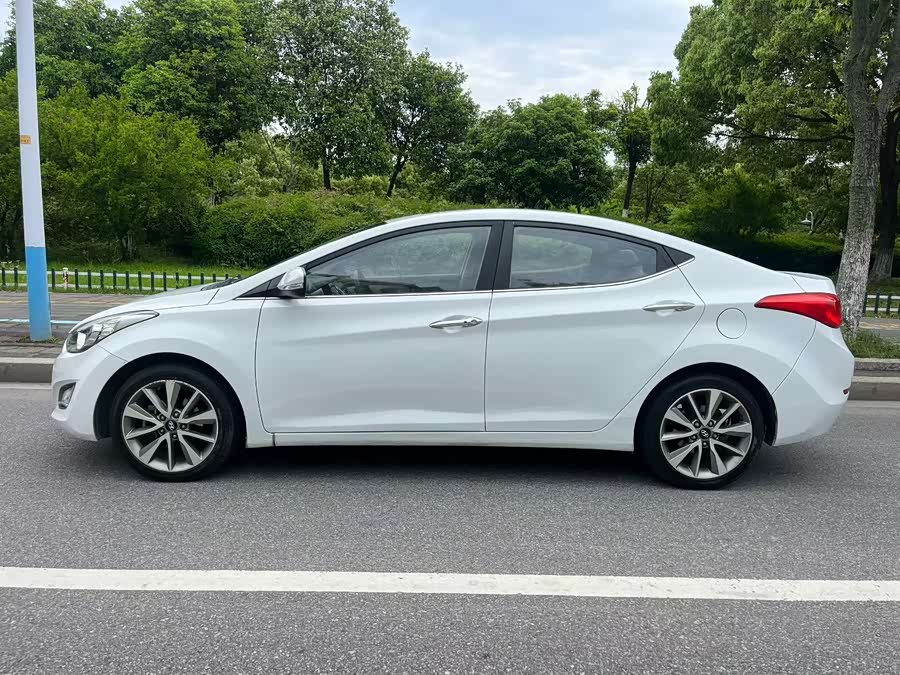 Hyundai Elantra 2015