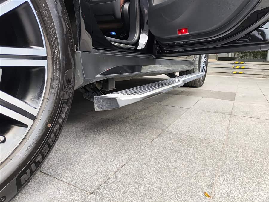Mercedes-Benz GLE 2025