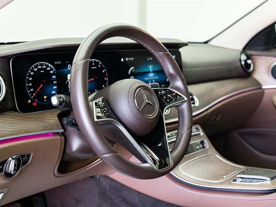 Mercedes-Benz E-Class 2023 — фото 19