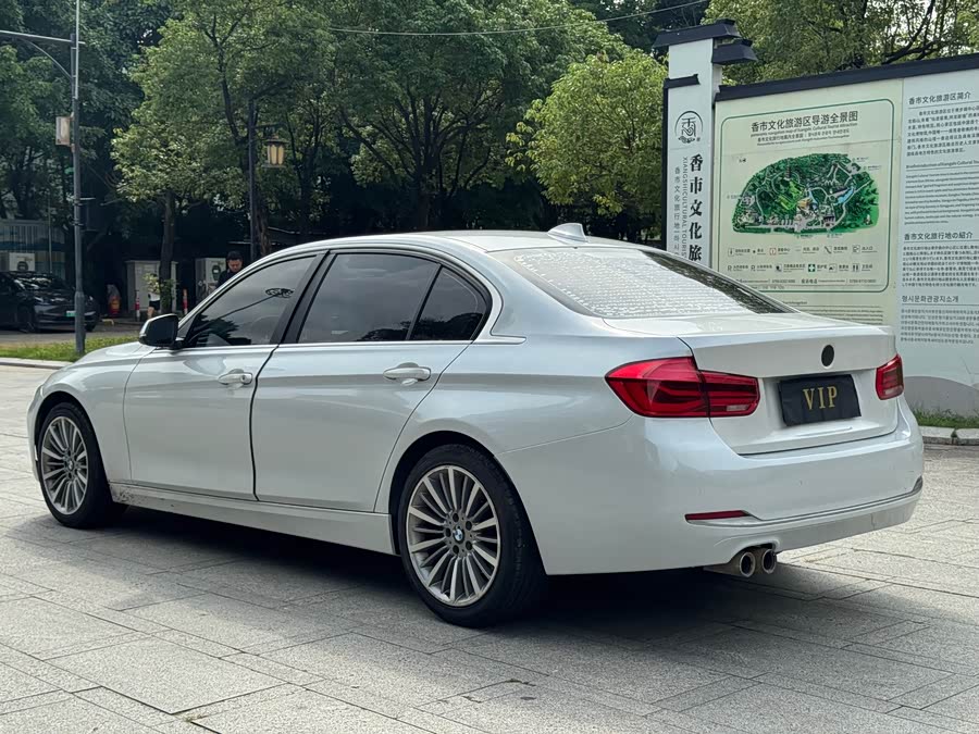 BMW 3 Series 2019 — фото 14