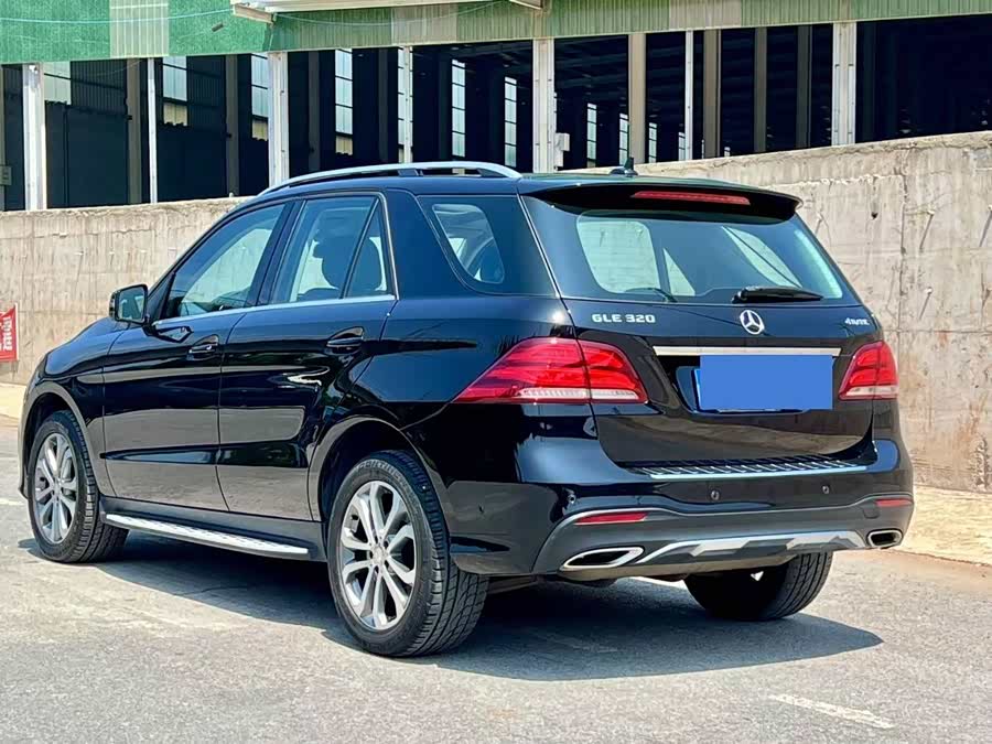 Mercedes-Benz GLE 2016