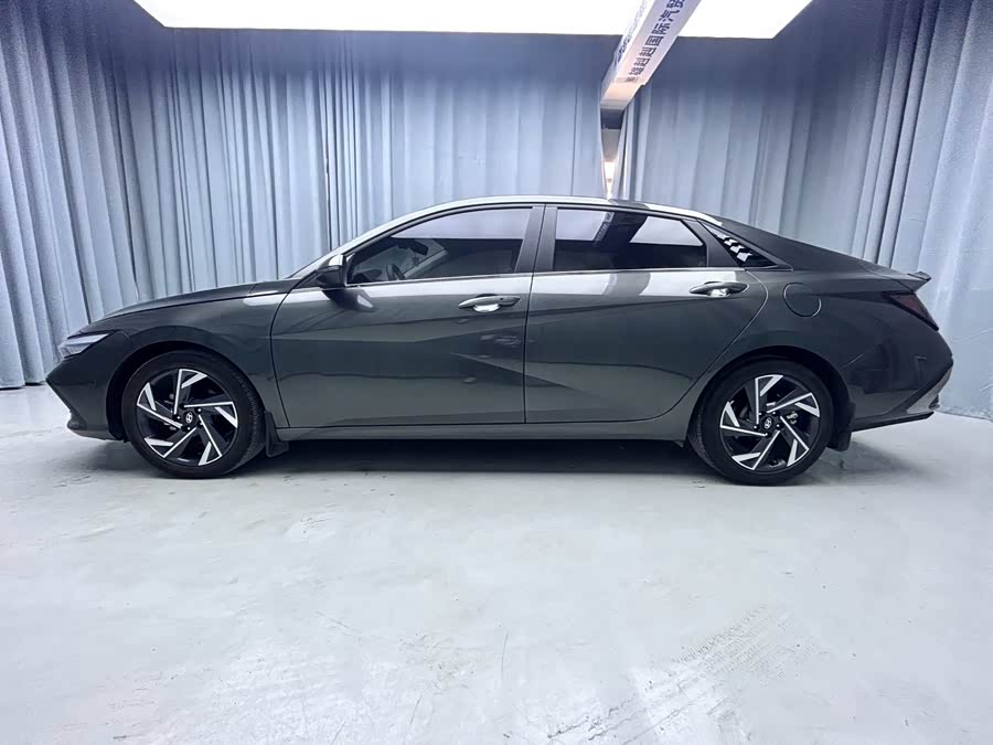 Hyundai Elantra 2023