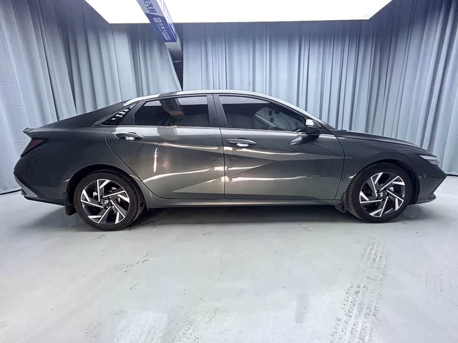 Hyundai Elantra 2023