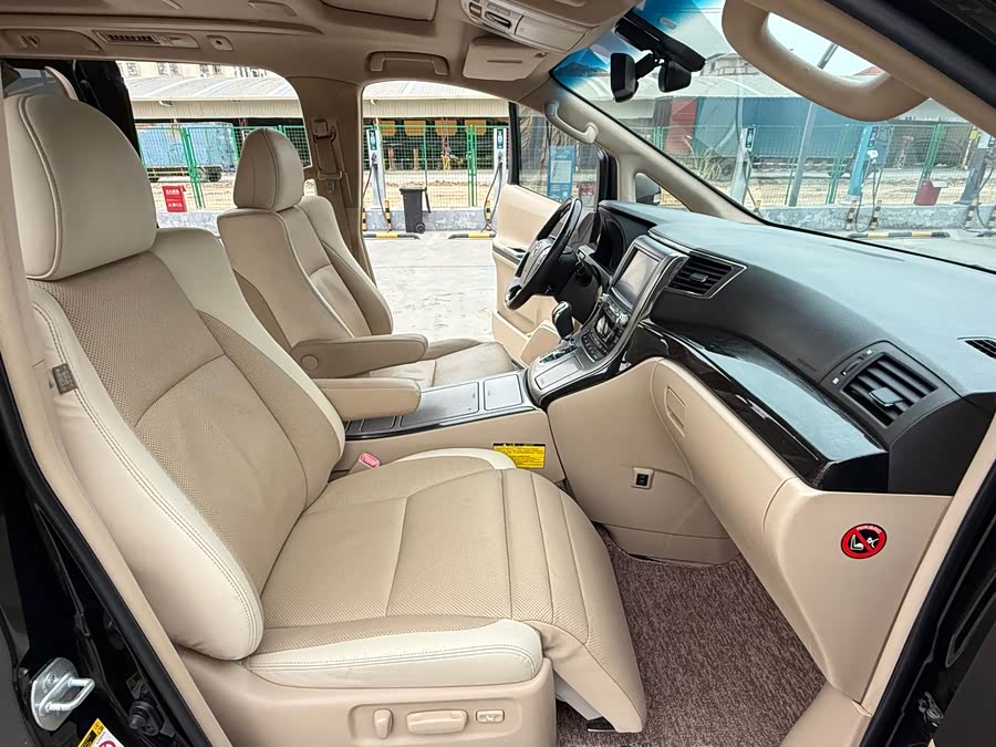 Toyota Alphard 2012