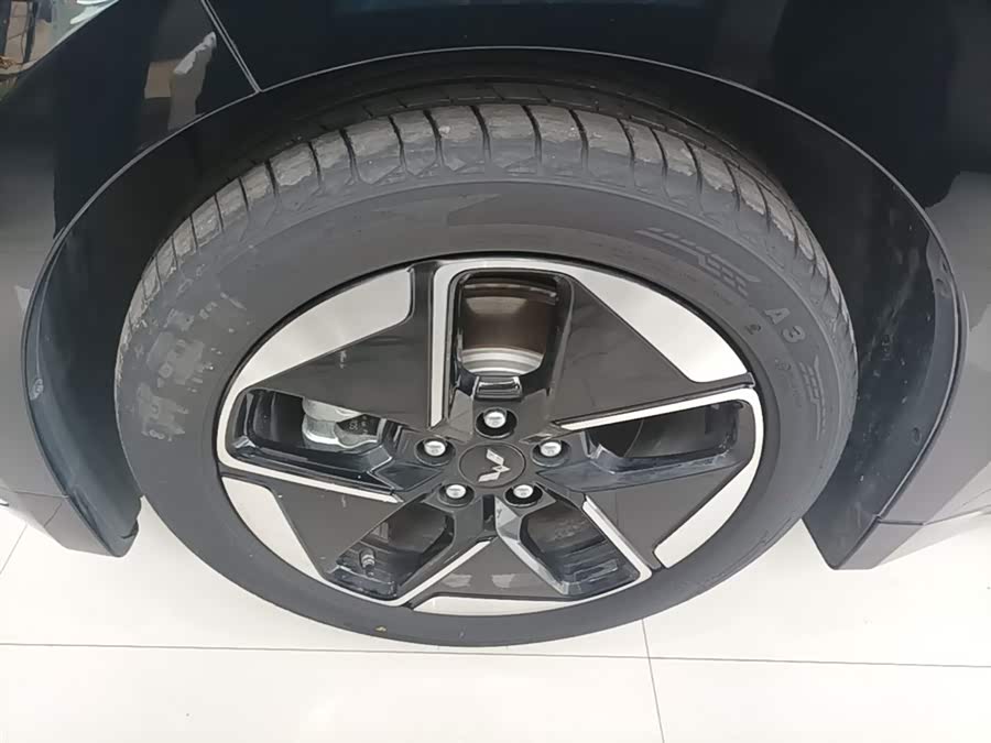 Wuling Starlight 2025 — фото 23