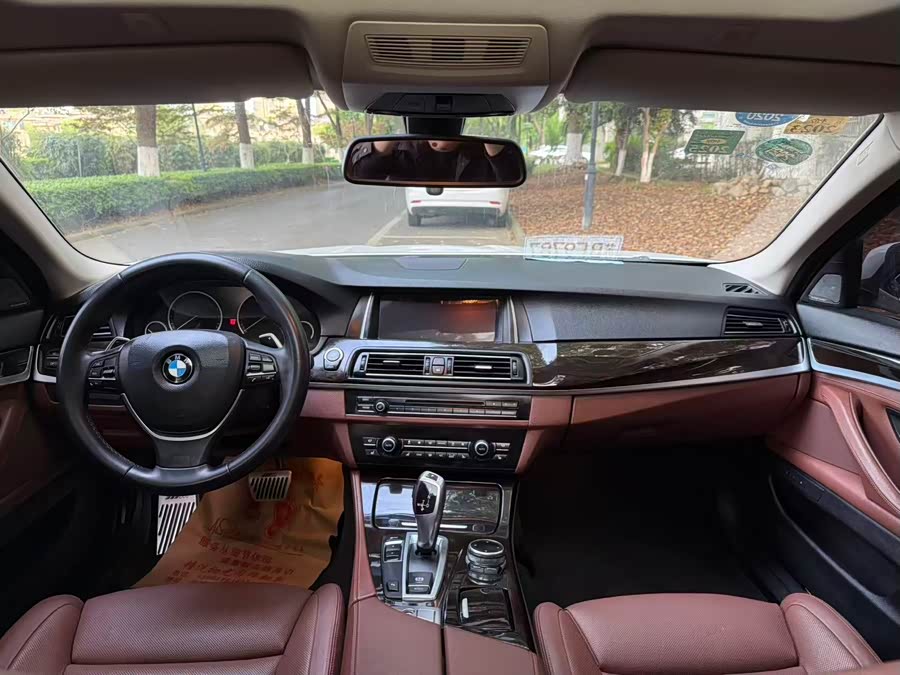 BMW 5 Series 2015 — фото 20