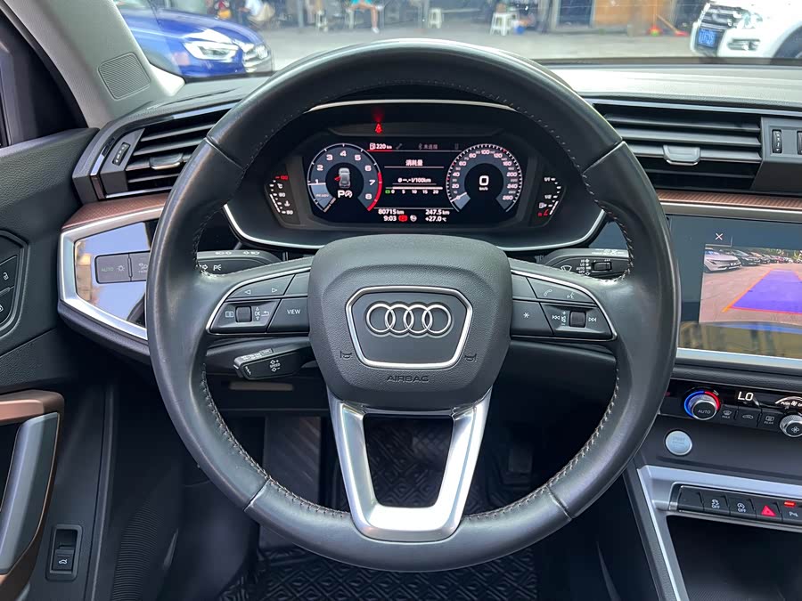 Audi Q3 2020 — фото 13