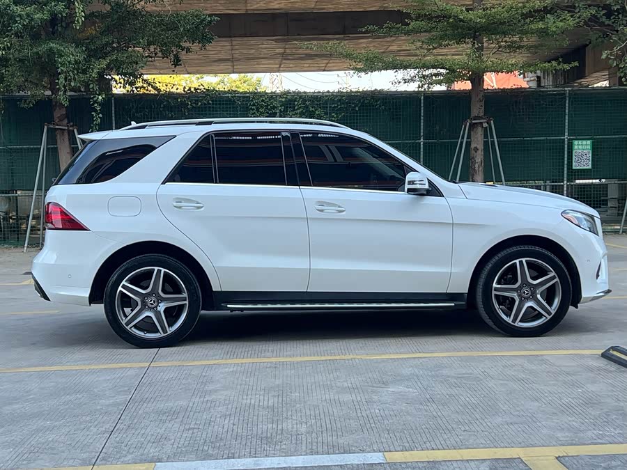 Mercedes-Benz GLE 2016