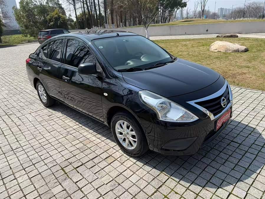 Nissan Sunny 2016
