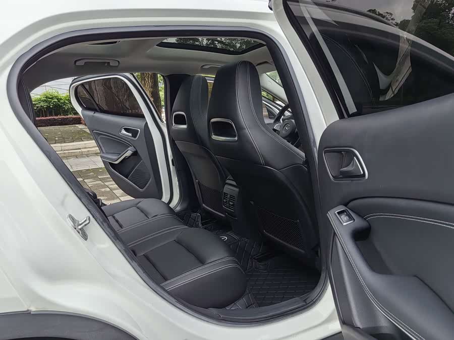 Mercedes-Benz GLA 2017 — фото 15