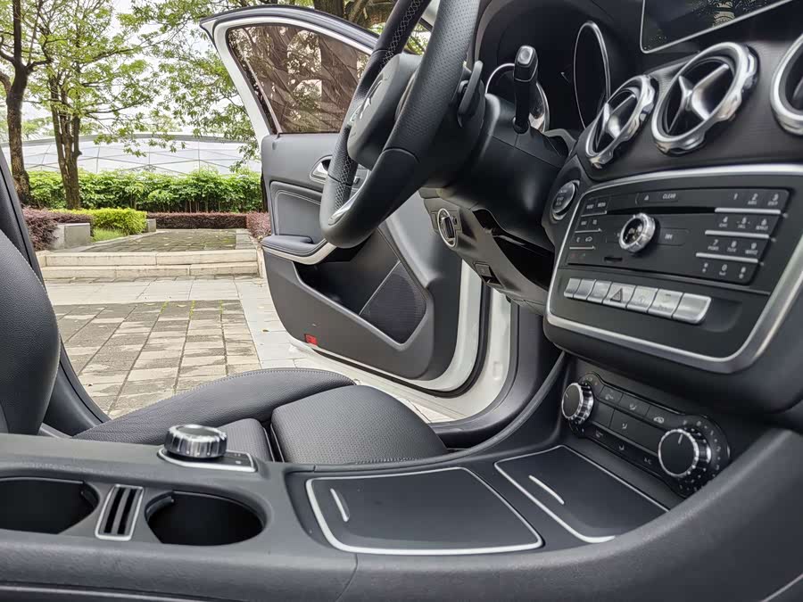 Mercedes-Benz GLA 2017 — фото 16