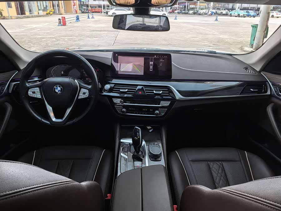 BMW 5 Series 2021 — фото 10