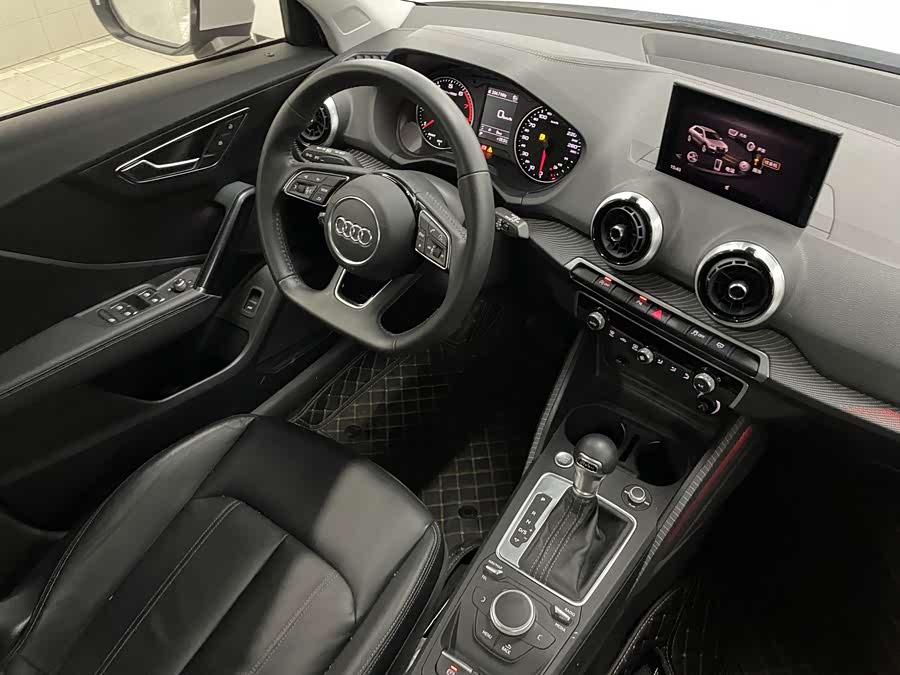 Audi Q2L 2024