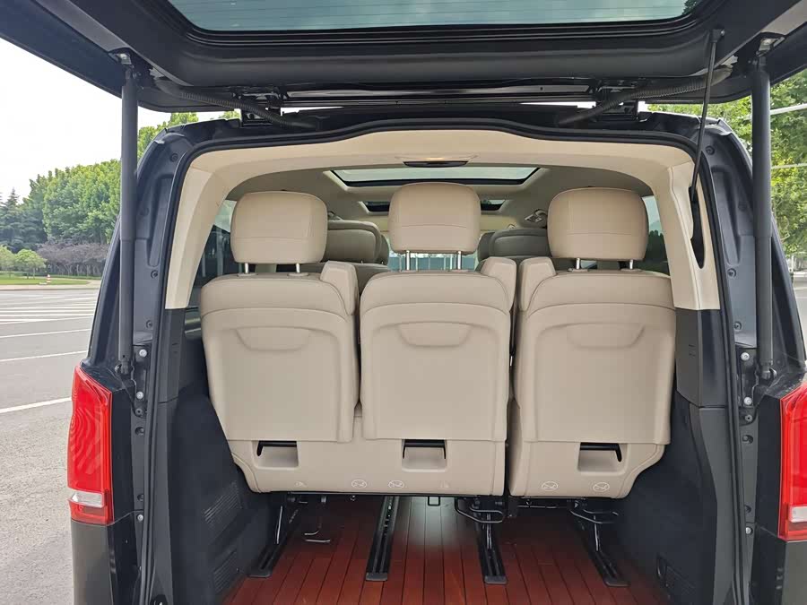 Mercedes-Benz V-Class 2020 — фото 13