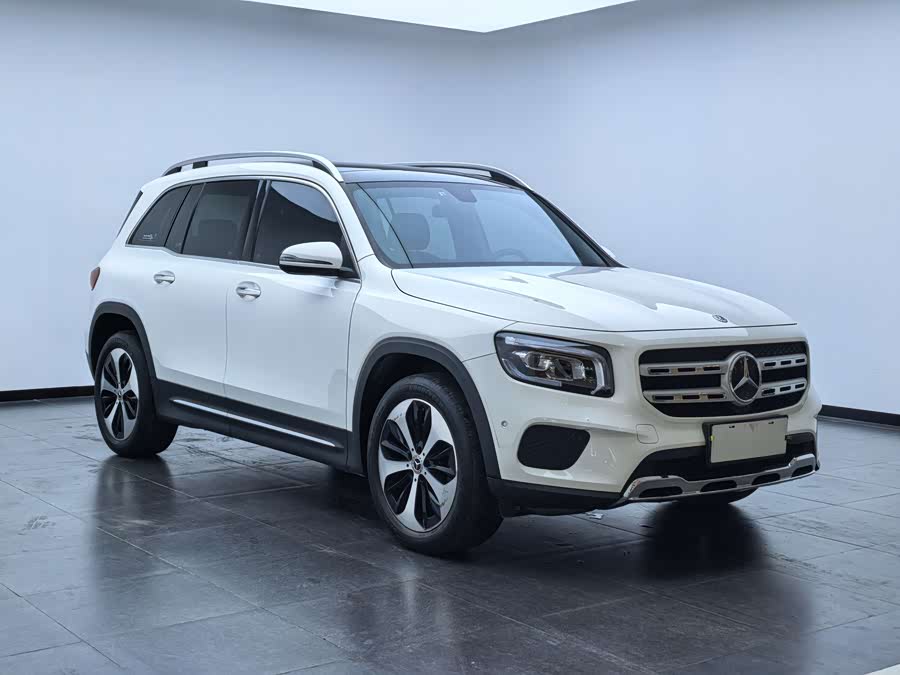 Mercedes-Benz GLB 2023