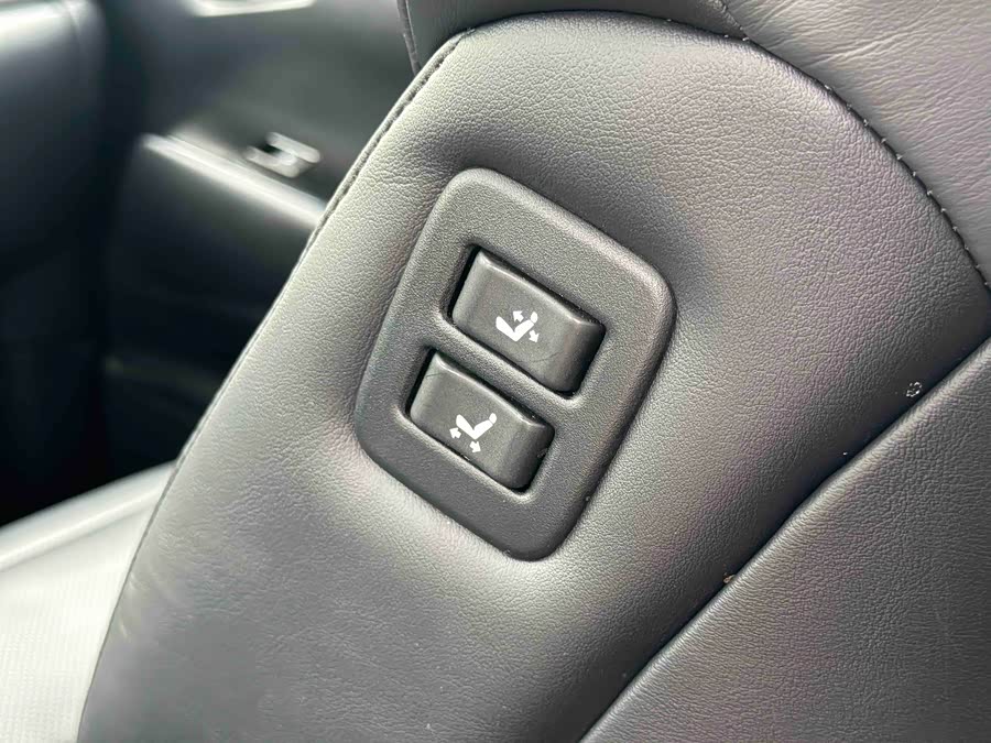 Toyota Alphard 2020 — фото 20