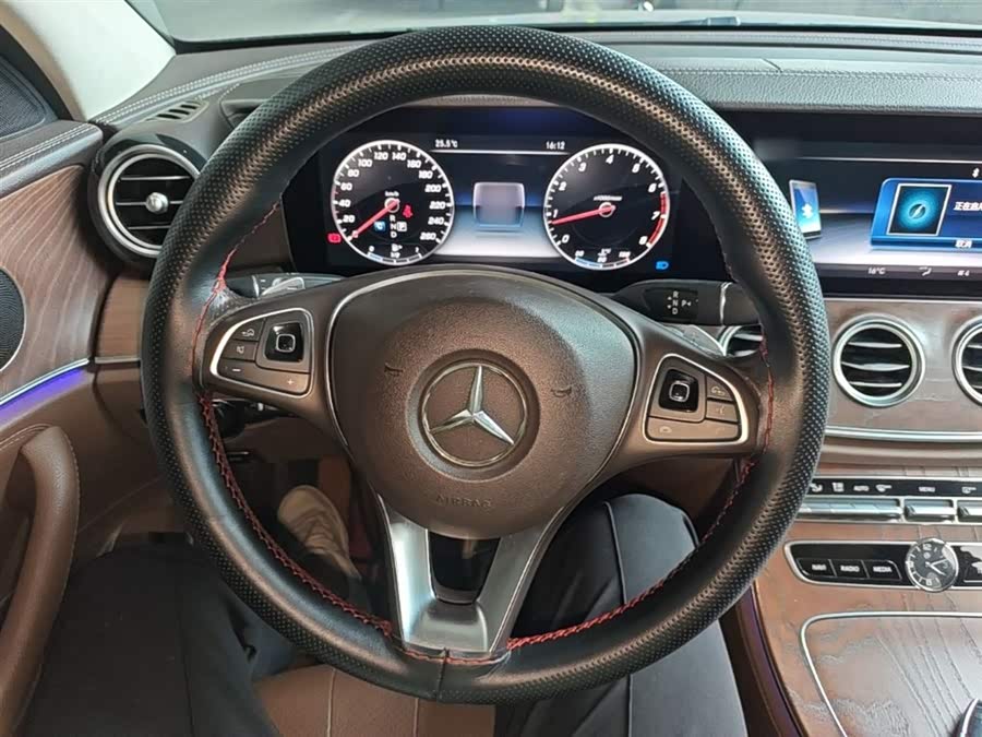 Mercedes-Benz E-Class 2018 — фото 11
