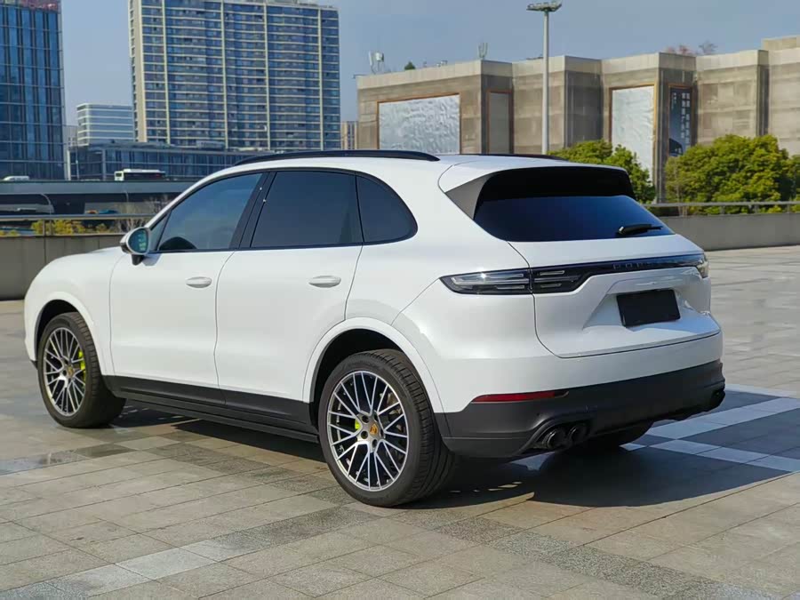 Porsche Cayenne 2023