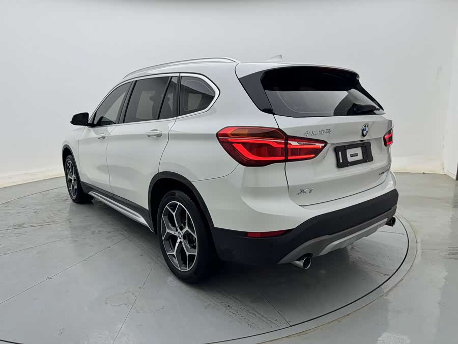 BMW X1 2019 — фото 8