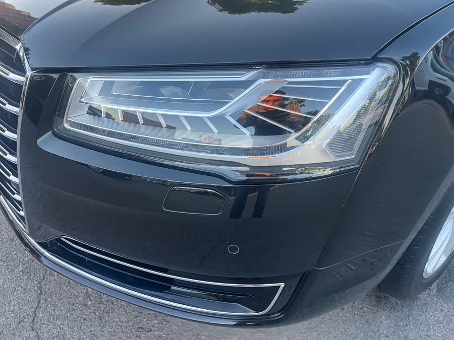 Audi A8 2016 — фото 11