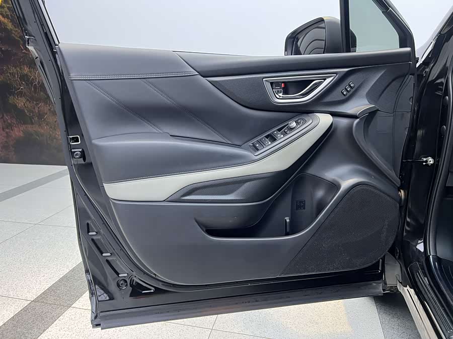 Subaru Forester 2022 — фото 12