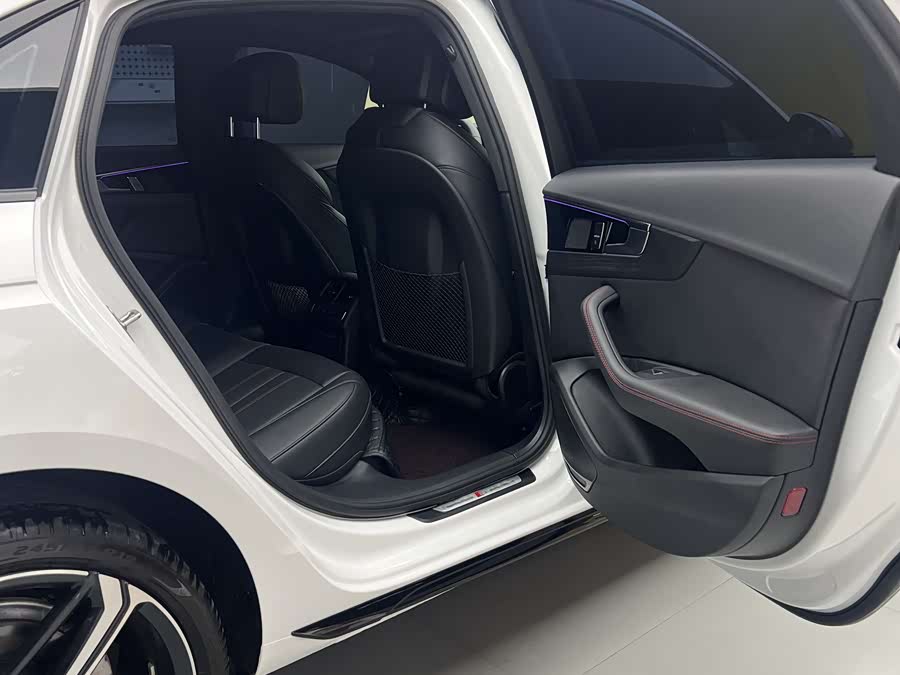 Audi A4L 2025