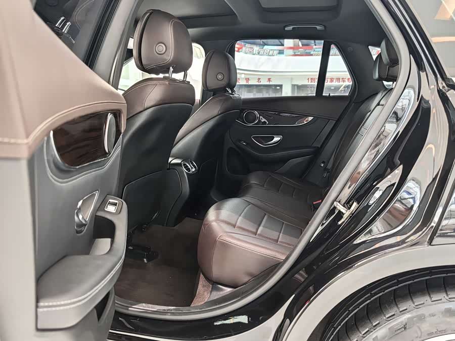 Mercedes-Benz GLC 2018 — фото 15