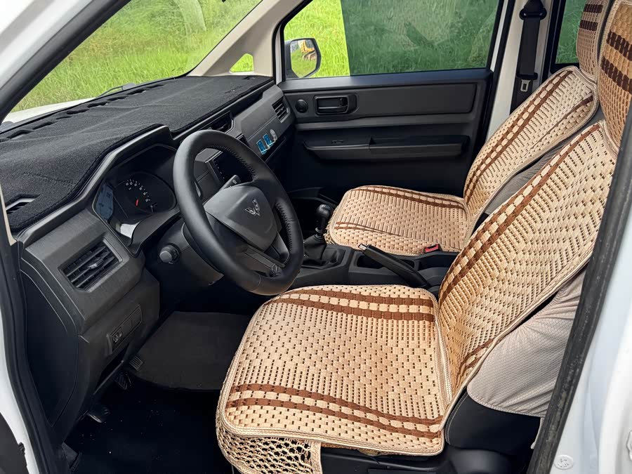 Wuling Hongguang PLUS 2019