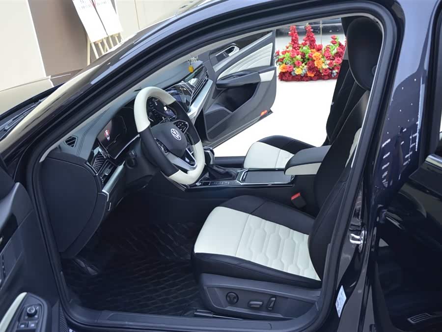 Volkswagen Passat 2023
