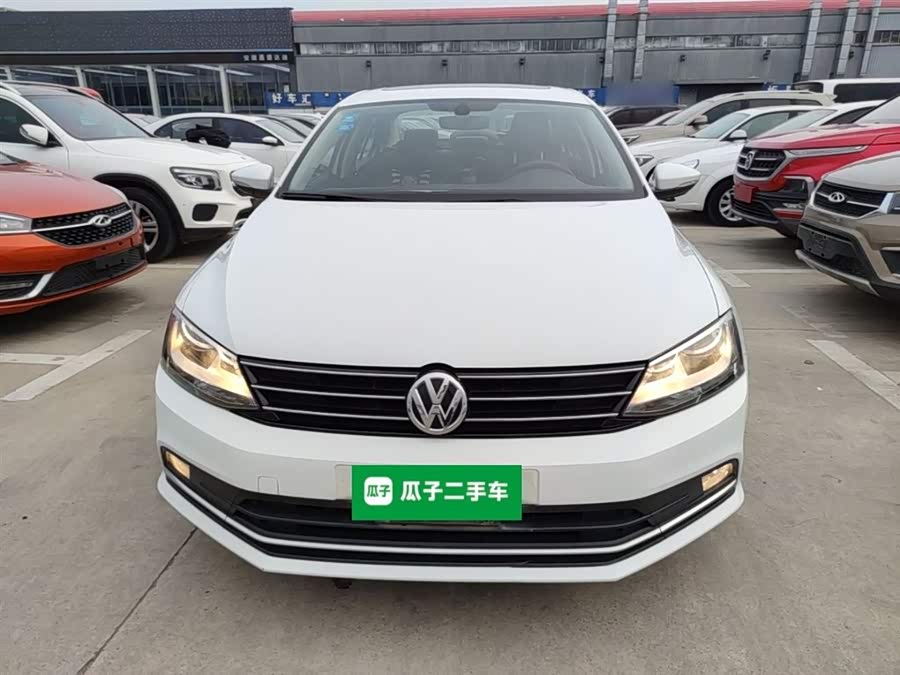 Volkswagen Sagitar 2018