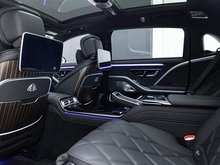 Mercedes-Benz Maybach S-Class 2022 — фото 13