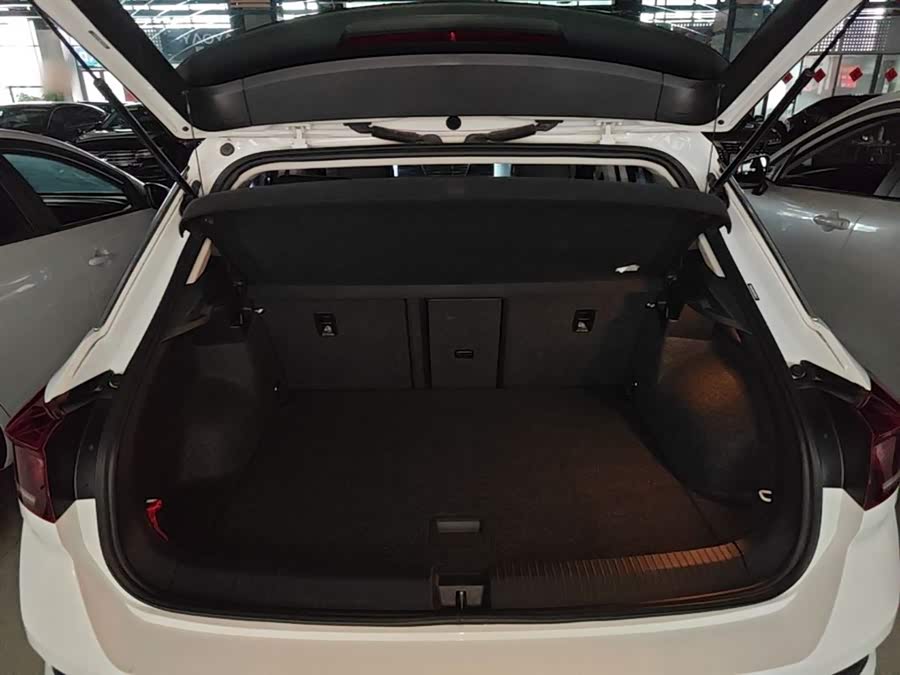 Volkswagen T-Roc 2021 — фото 19