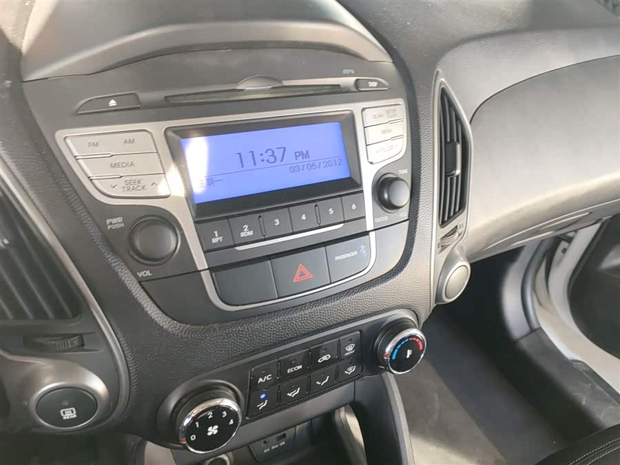 Hyundai ix35 2015 — фото 13