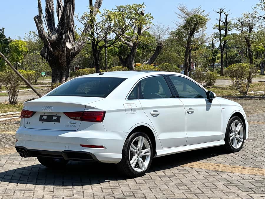 Audi A3 2019 — фото 12