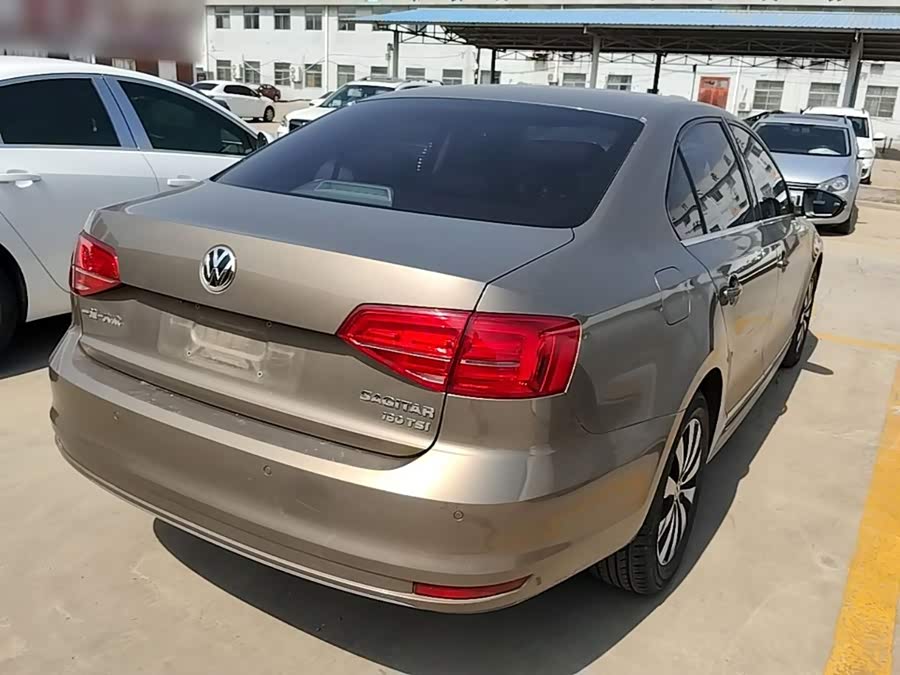 Volkswagen Sagitar 2018
