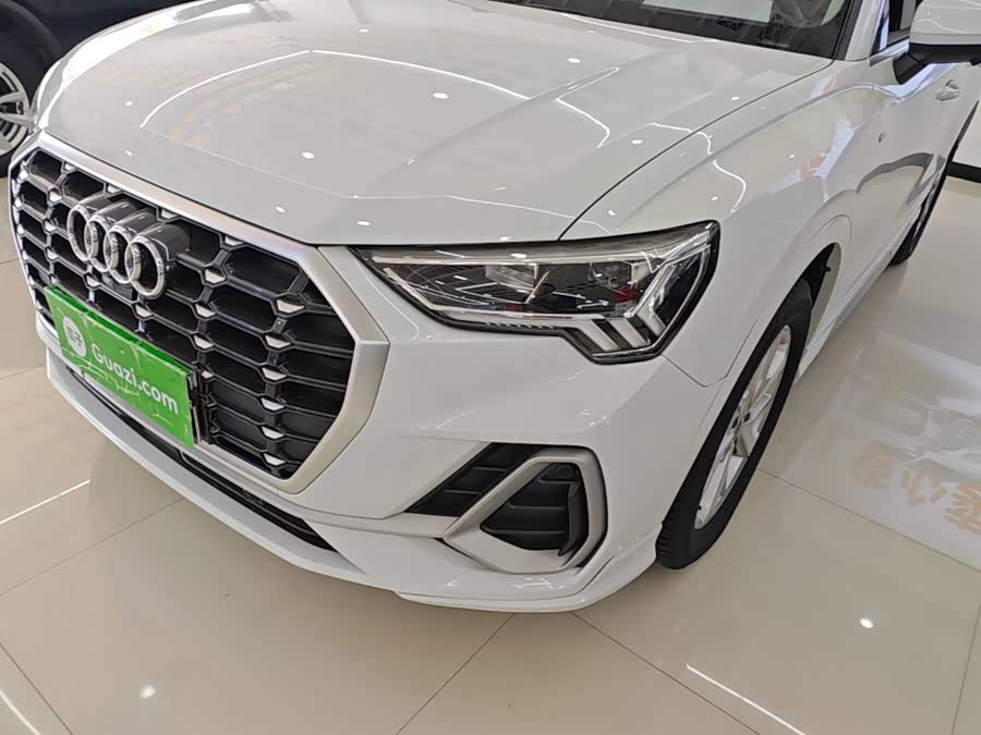 Audi Q3 2019 — фото 18