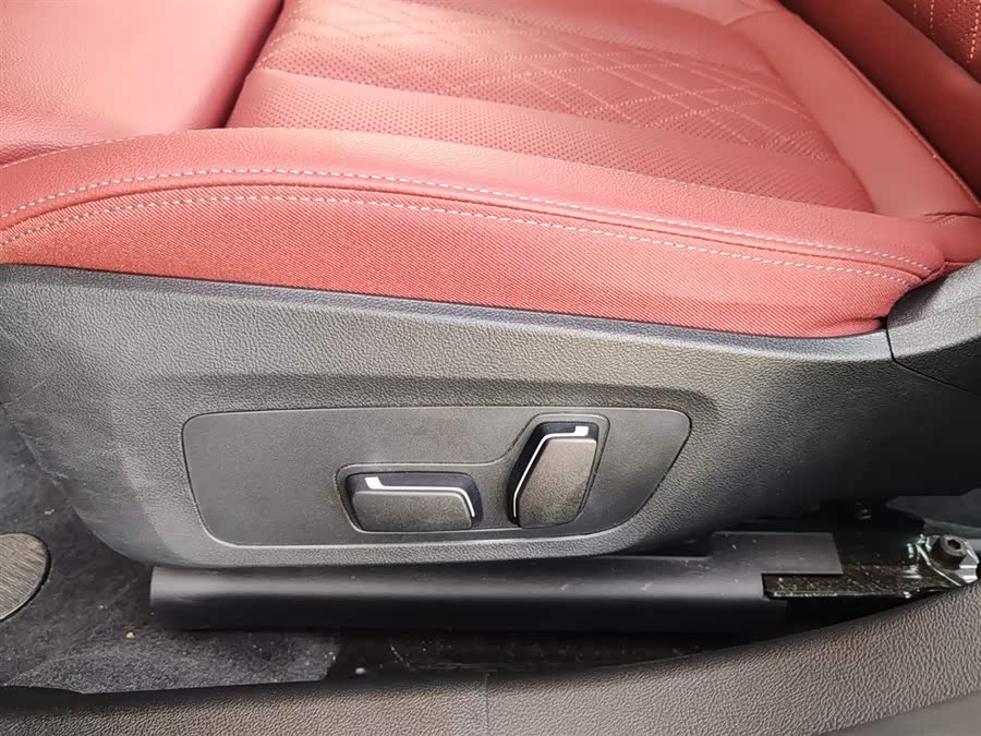 BMW 3 Series 2025 — фото 15