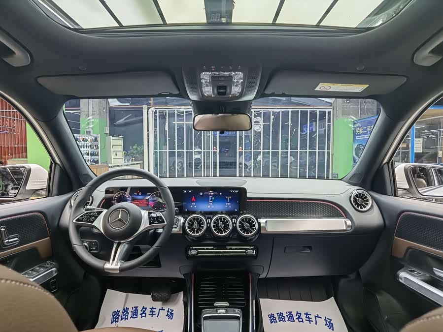 Mercedes-Benz GLB 2025