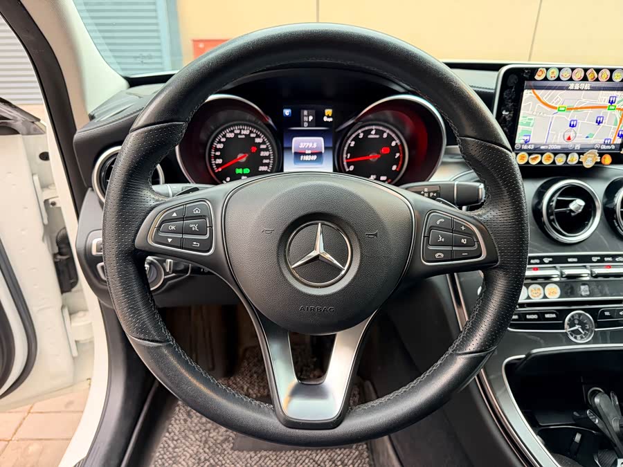 Mercedes-Benz C-Class 2017 — фото 17