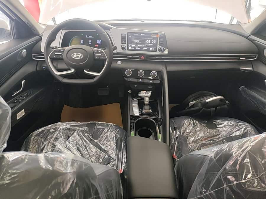 Hyundai Elantra 2023