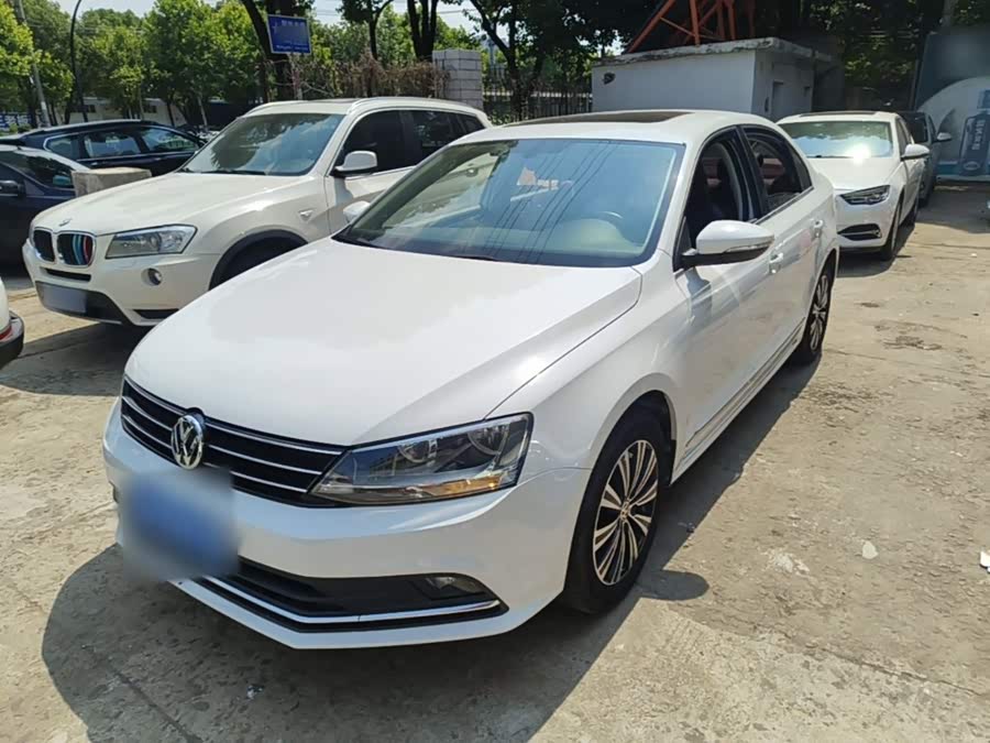 Volkswagen Sagitar 2018