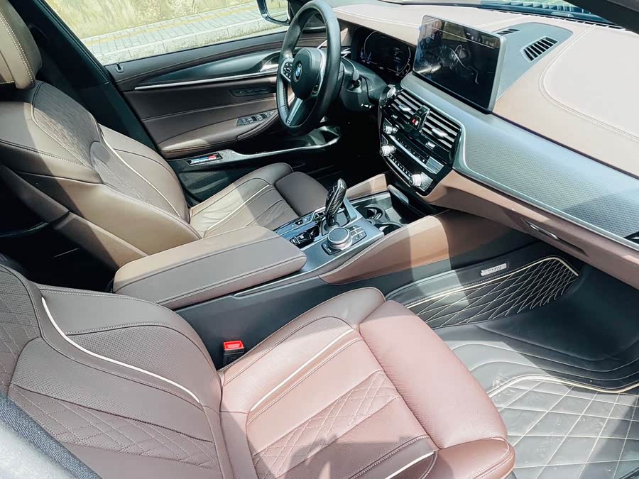 BMW 5 Series New Energy 2021 — фото 13