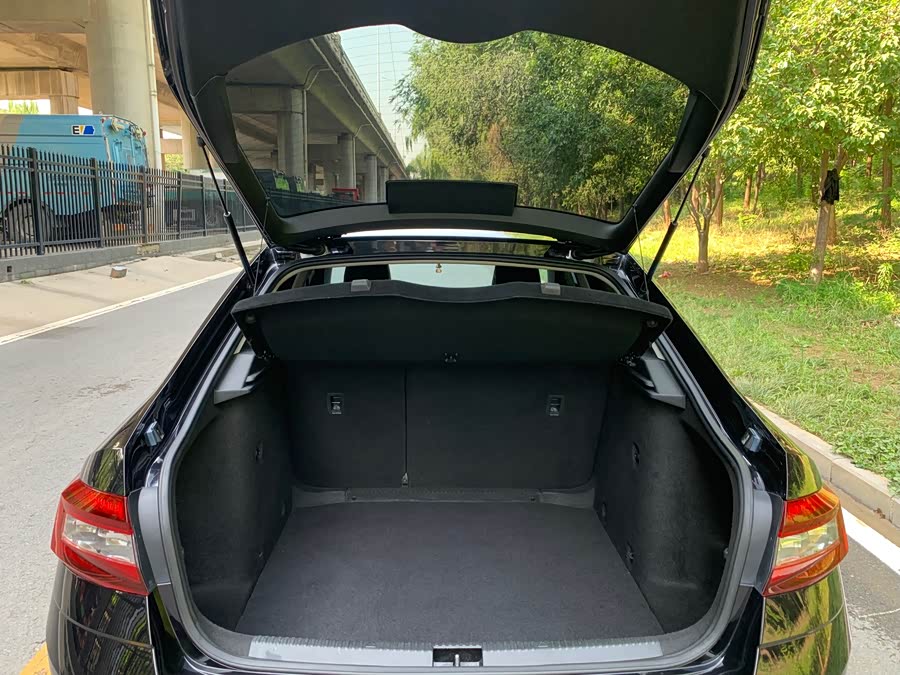 Skoda Octavia 2018 — фото 9